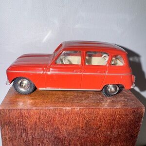 Dinky Toys Renault 4L